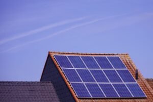 Solaranlage finanzieren: Ratenkredit oder KfW?